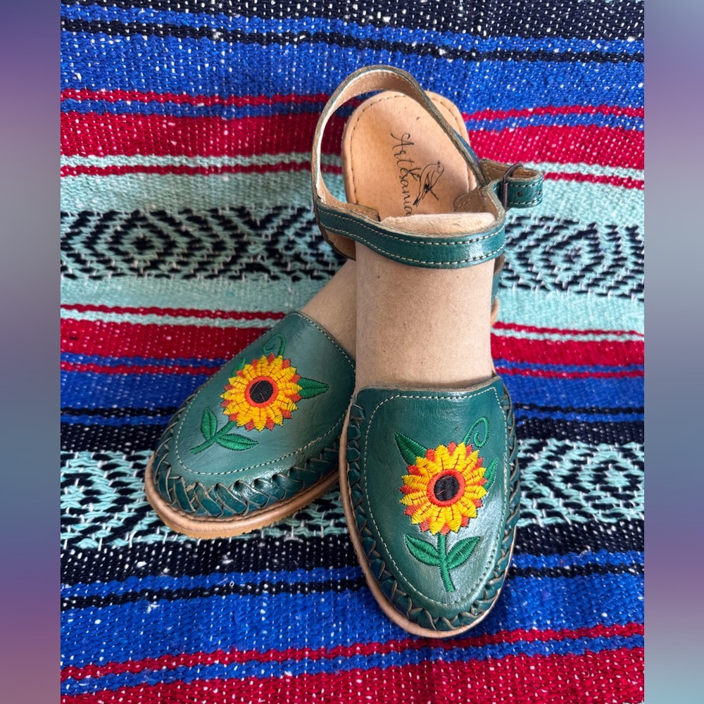 Leather huaraches / sunflower sandals
